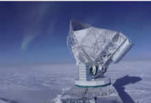 南極望遠鏡上的相機可測量整個南方天空中宇宙微波背景光偏振態(tài)的微小波動