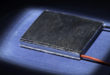 科學(xué)家用激光蝕刻出完美的太陽能吸收器