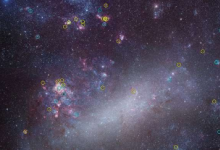 哈勃望遠(yuǎn)鏡對附近恒星進(jìn)行大型紫外線探測