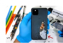 谷歌Pixel5有一個無線充電孔 但生物樹脂可以節(jié)省一天的時間