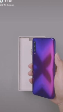 榮耀在抖音上放出了榮耀9X Pro的開(kāi)箱視頻