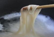 給嬰兒做面條的時(shí)候必須要注意的事項(xiàng)