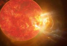 比鄰星產(chǎn)生巨大的太陽(yáng)耀斑