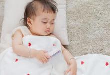 寶寶發(fā)燒的時(shí)候什么時(shí)候才能蓋被子