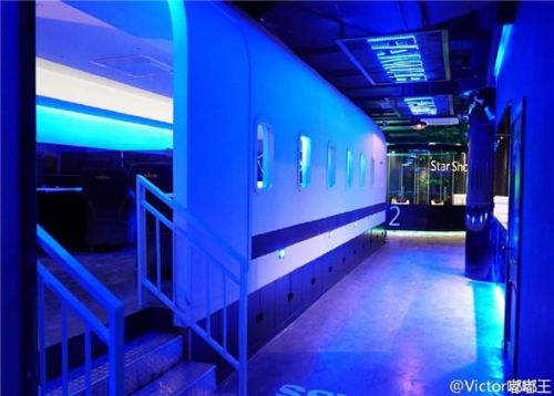 WE草莓若風開網吧地址價格曝光 頂級配置80塊錢一小時