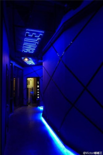 WE草莓若風開網吧地址價格曝光 頂級配置80塊錢一小時