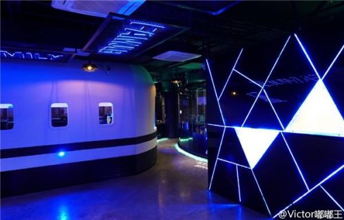 WE草莓若風開網吧地址價格曝光 頂級配置80塊錢一小時