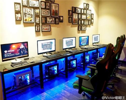 WE草莓若風開網吧地址價格曝光 頂級配置80塊錢一小時