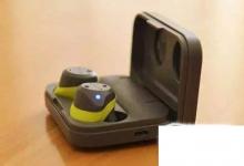日常生活：給藍(lán)牙耳機(jī)充電要怎么充