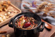 史努比簡(jiǎn)筆畫步圖