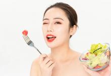 如何在教師節(jié)制作壓紋彩色精美卡片
